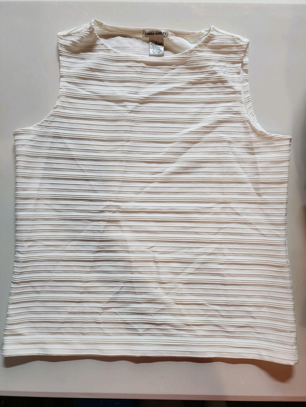 Laura Ashley Women Small S Cream Pleated Crinkle Knit Tank Top Sleeveless Shell